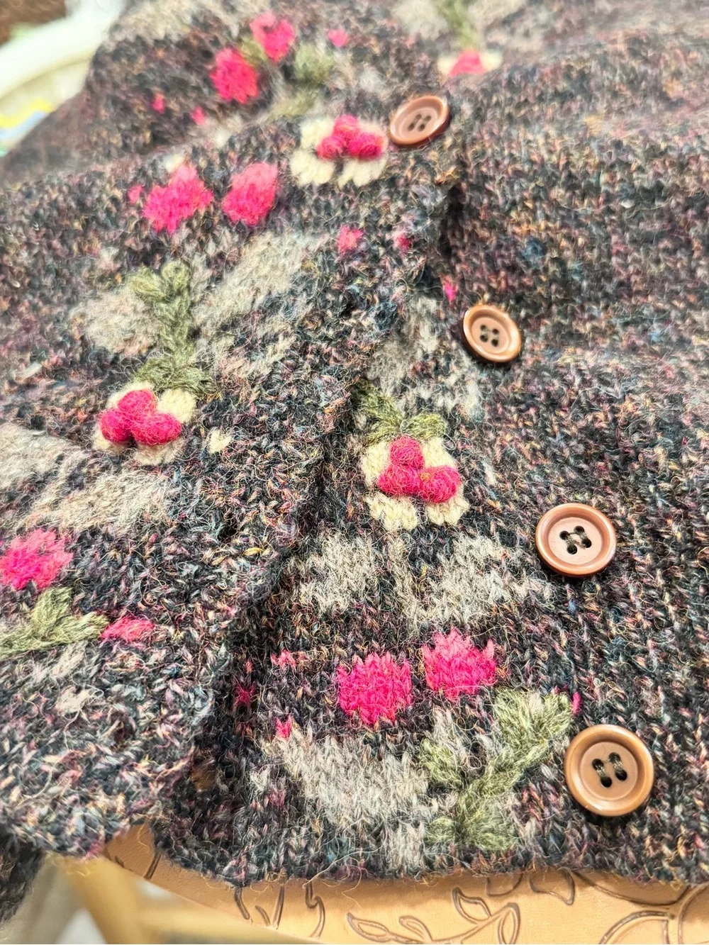 COMPONENTS by Susan Bristol Hand Embroidered Cardigan 100% WOOL